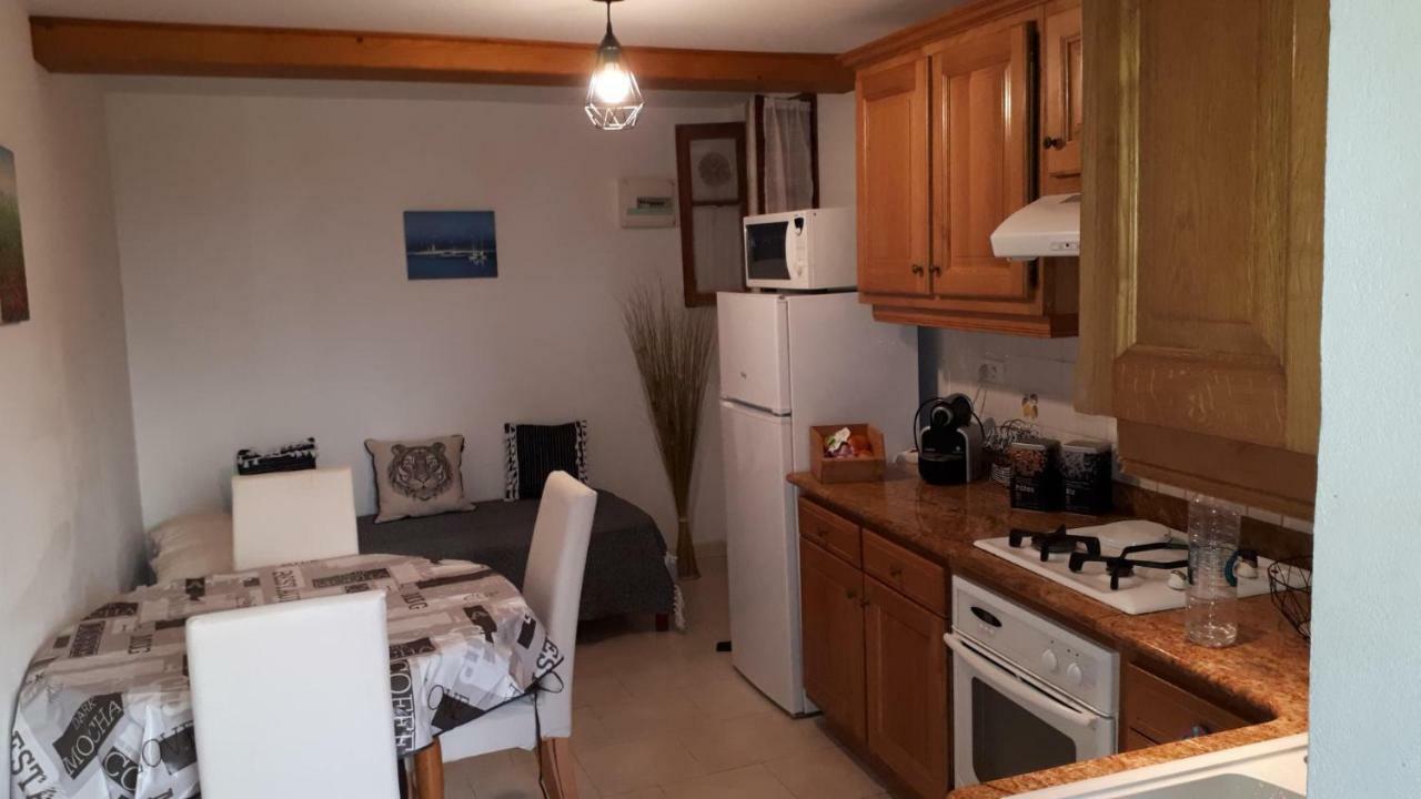 Corse Village Calcatoggio Location Pour 2 Pers Avec Terrasse 5 Kms Des Plages * Calcatoggio (Corsica)